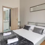 Apartman Grey One